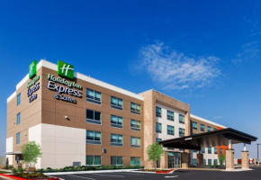  Holiday Inn Express and Suites Chanute, an IHG Hotel  Чанат